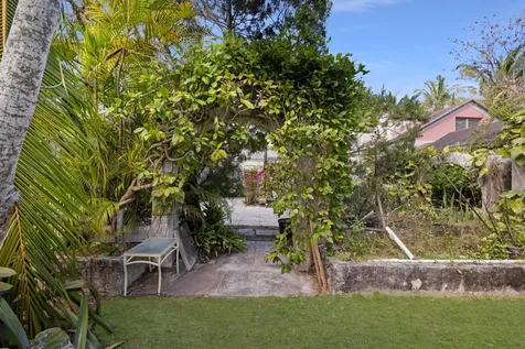 Eton Avenue New Providence Paradise Island BS