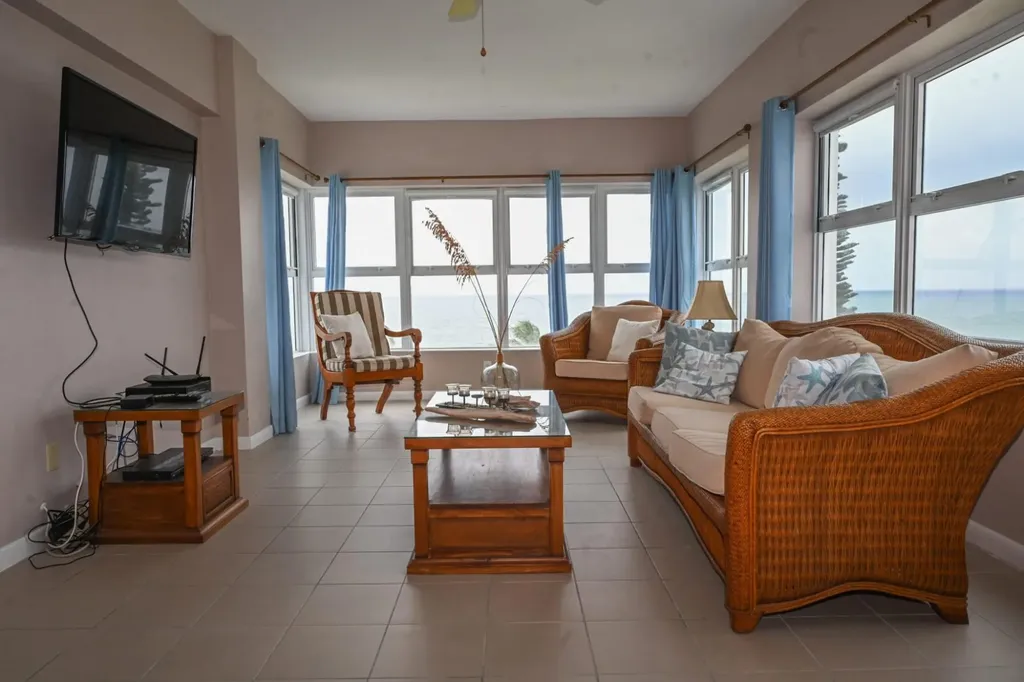 Riviera Towers Grand Bahama Freeport BS