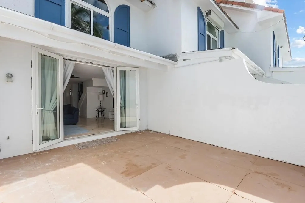 Delaporte Point New Providence Paradise Island BS