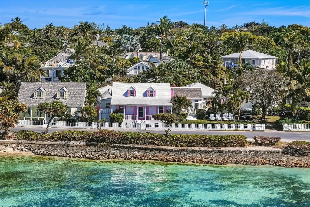 Eleuthera BS, Doll House