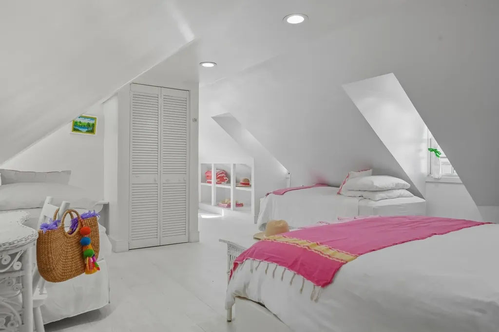 Doll House Eleuthera BS