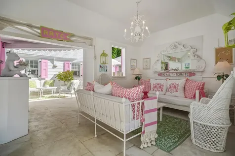 Doll House Eleuthera BS