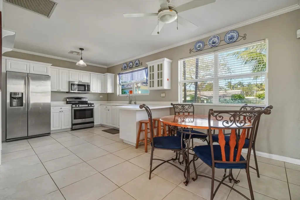 51 Tuckaway Road New Providence Paradise Island BS
