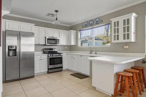 51 Tuckaway Road New Providence Paradise Island BS