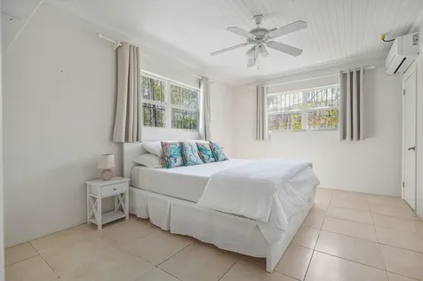 51 Tuckaway Road New Providence Paradise Island BS