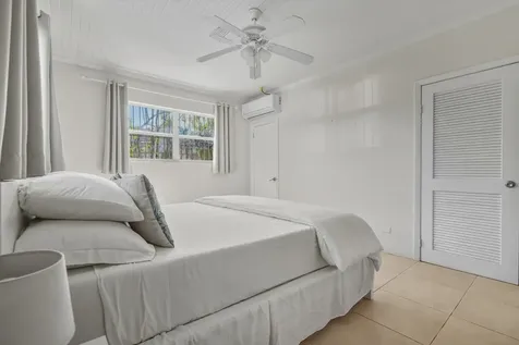 51 Tuckaway Road New Providence Paradise Island BS