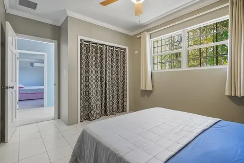 51 Tuckaway Road New Providence Paradise Island BS