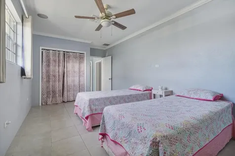 51 Tuckaway Road New Providence Paradise Island BS