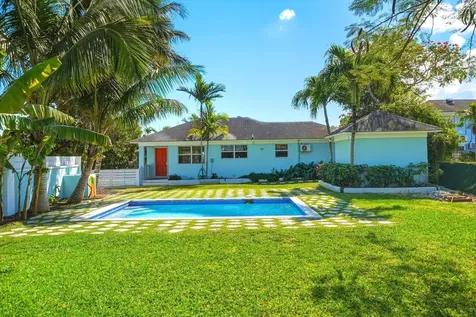 51 Tuckaway Road New Providence Paradise Island BS