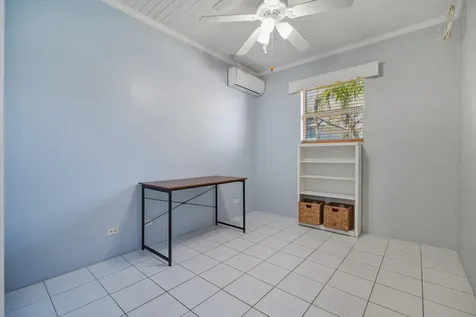 51 Tuckaway Road New Providence Paradise Island BS