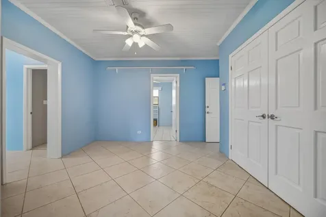 51 Tuckaway Road New Providence Paradise Island BS