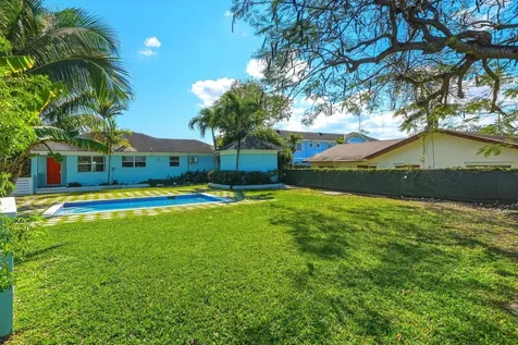 51 Tuckaway Road New Providence Paradise Island BS