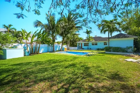 51 Tuckaway Road New Providence Paradise Island BS