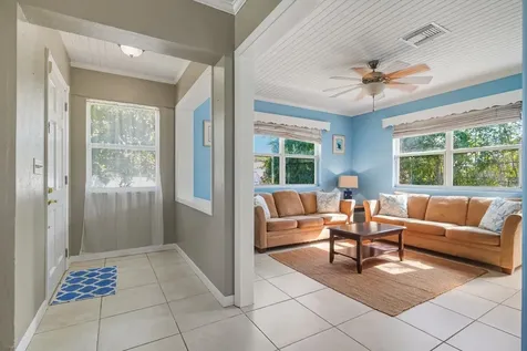 51 Tuckaway Road New Providence Paradise Island BS