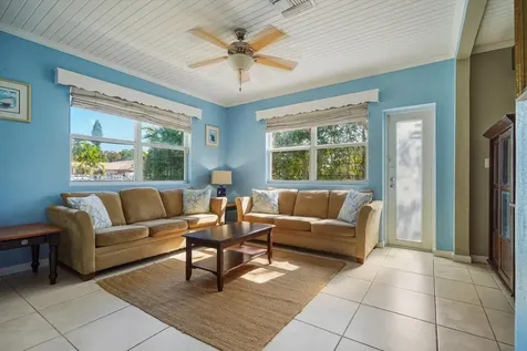 51 Tuckaway Road New Providence Paradise Island BS