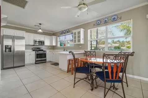 51 Tuckaway Road New Providence Paradise Island BS