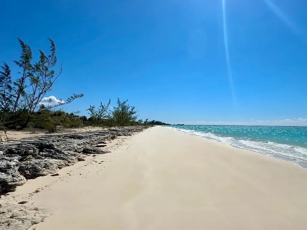 Lot F Old Bight Cat Island BS