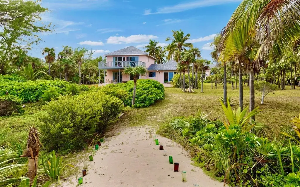 In The Pink, Beach House Eleuthera BS