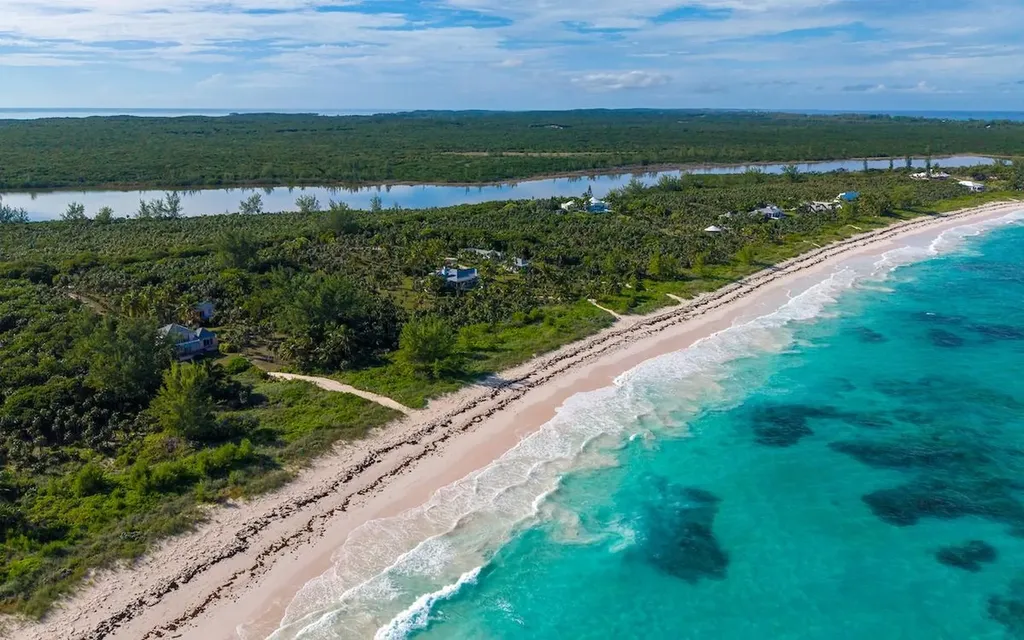 In The Pink, Beach House Eleuthera BS