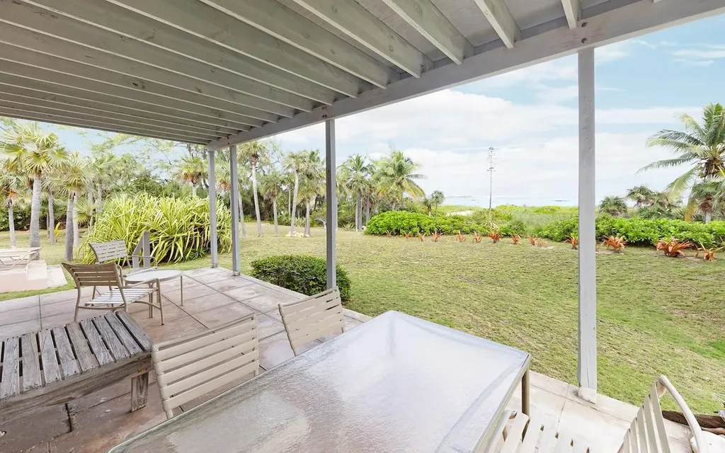 In The Pink, Beach House Eleuthera BS