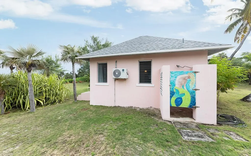In The Pink, Beach House Eleuthera BS