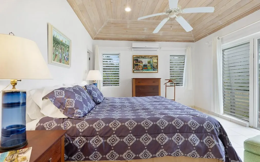 In The Pink, Beach House Eleuthera BS