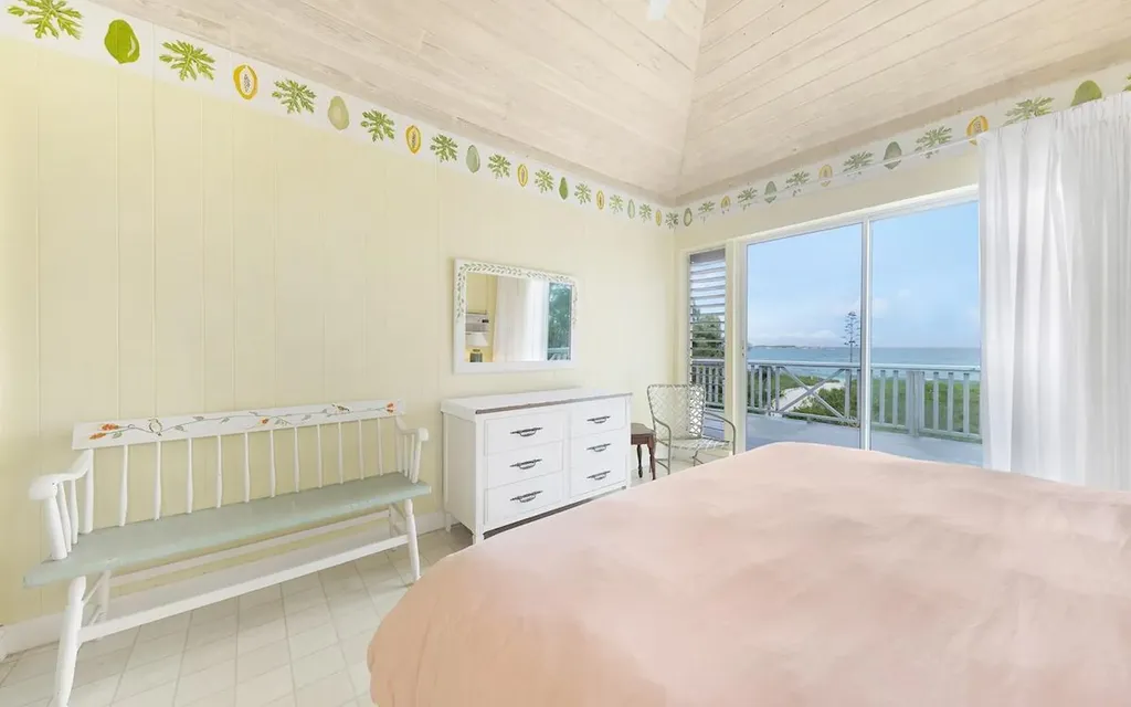 In The Pink, Beach House Eleuthera BS