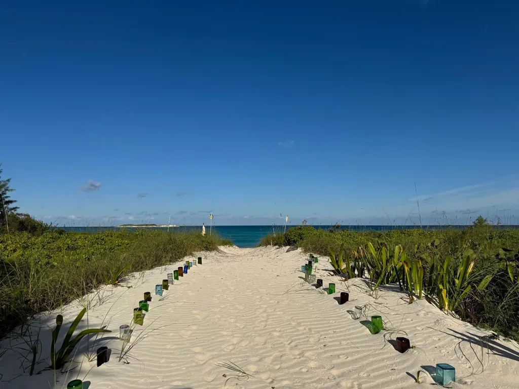 In The Pink, Beach House Eleuthera BS