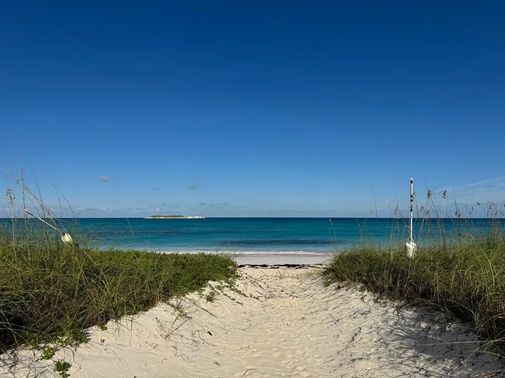 In The Pink, Beach House Eleuthera BS