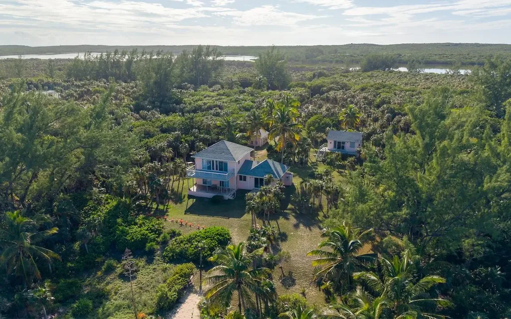 In The Pink, Beach House Eleuthera BS