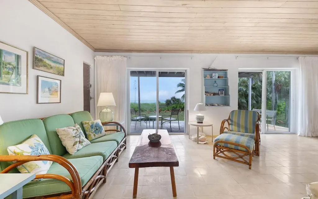 In The Pink, Beach House Eleuthera BS