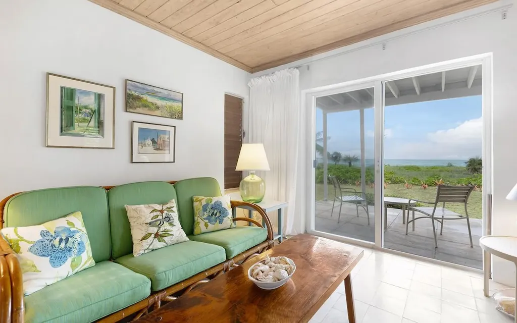 In The Pink, Beach House Eleuthera BS