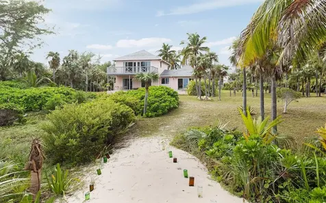 In The Pink, Beach House Eleuthera BS