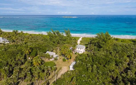 In The Pink, Beach House Eleuthera BS