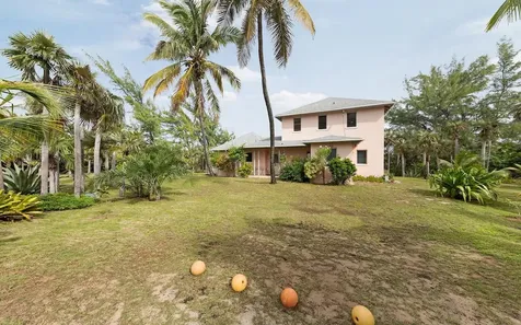 In The Pink, Beach House Eleuthera BS