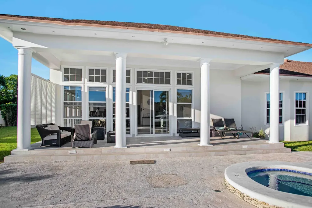 Canal Front Residence New Providence Paradise Island BS