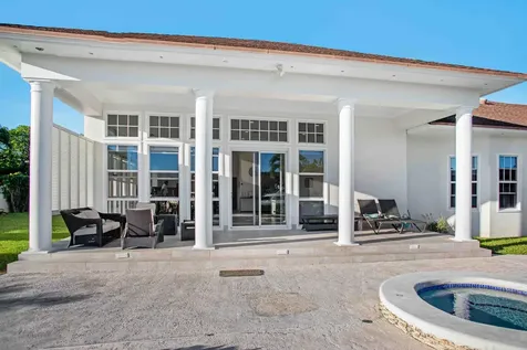 Canal Front Residence New Providence Paradise Island BS