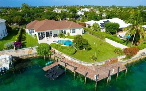 Canal Front Residence New Providence Paradise Island BS