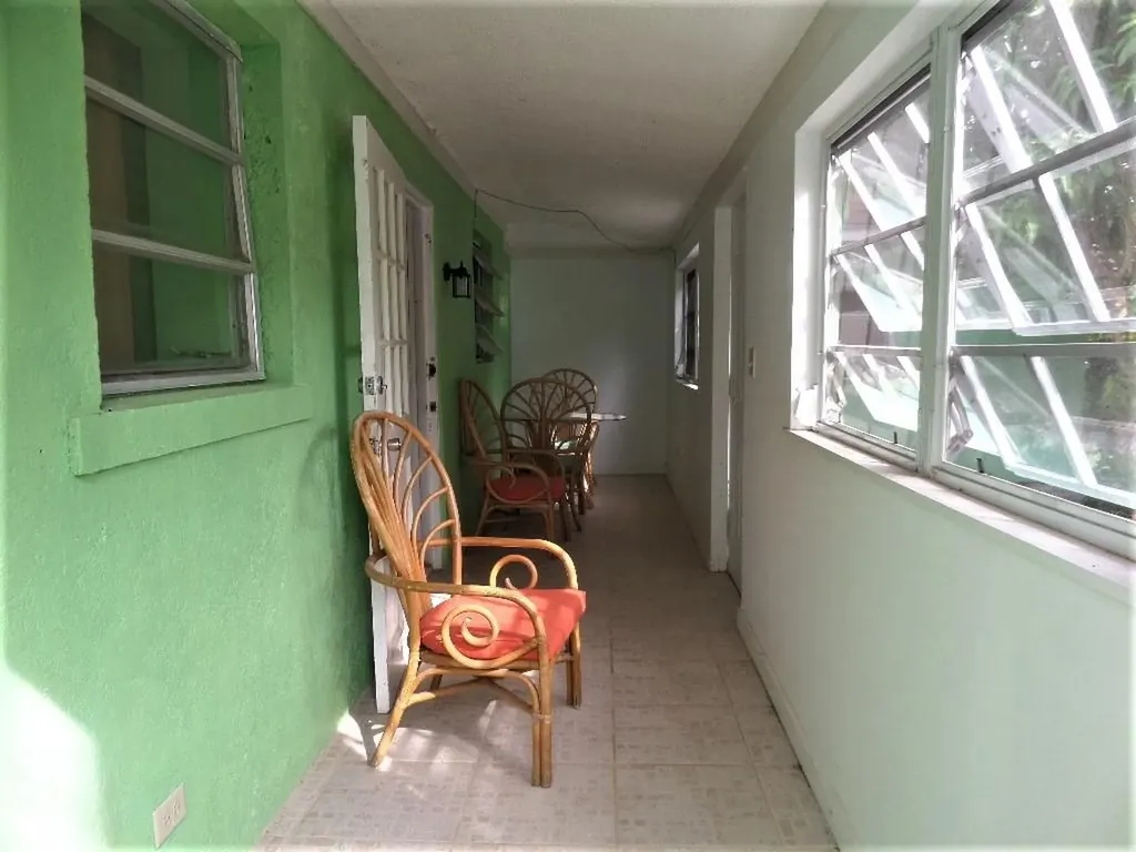 2 Bed/1ba House In Hamilt Long Island BS