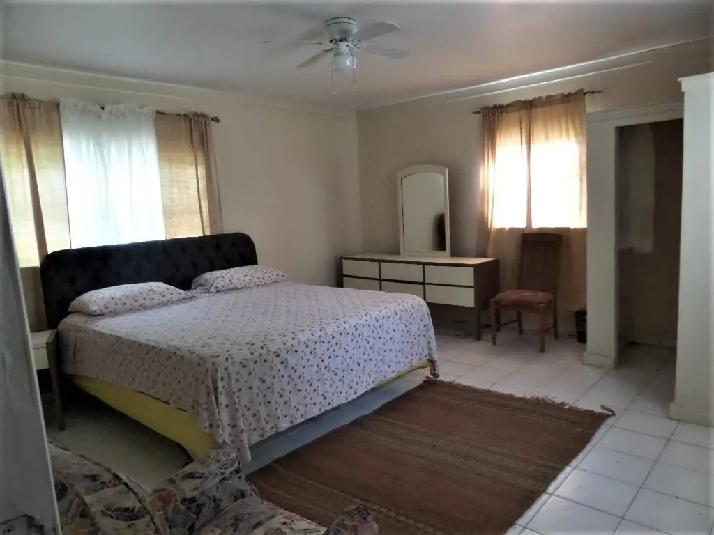 2 Bed/1ba House In Hamilt Long Island BS