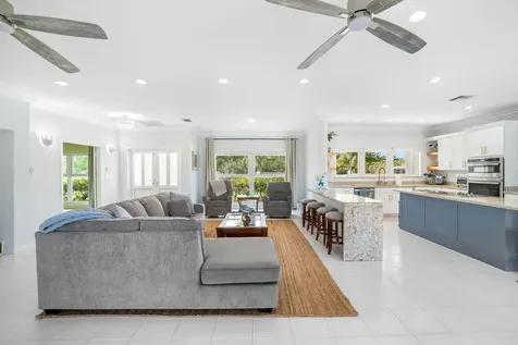 Lagniappe Street Grand Bahama Freeport BS