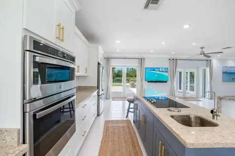 Lagniappe Street Grand Bahama Freeport BS