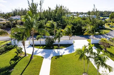 Lagniappe Street Grand Bahama Freeport BS