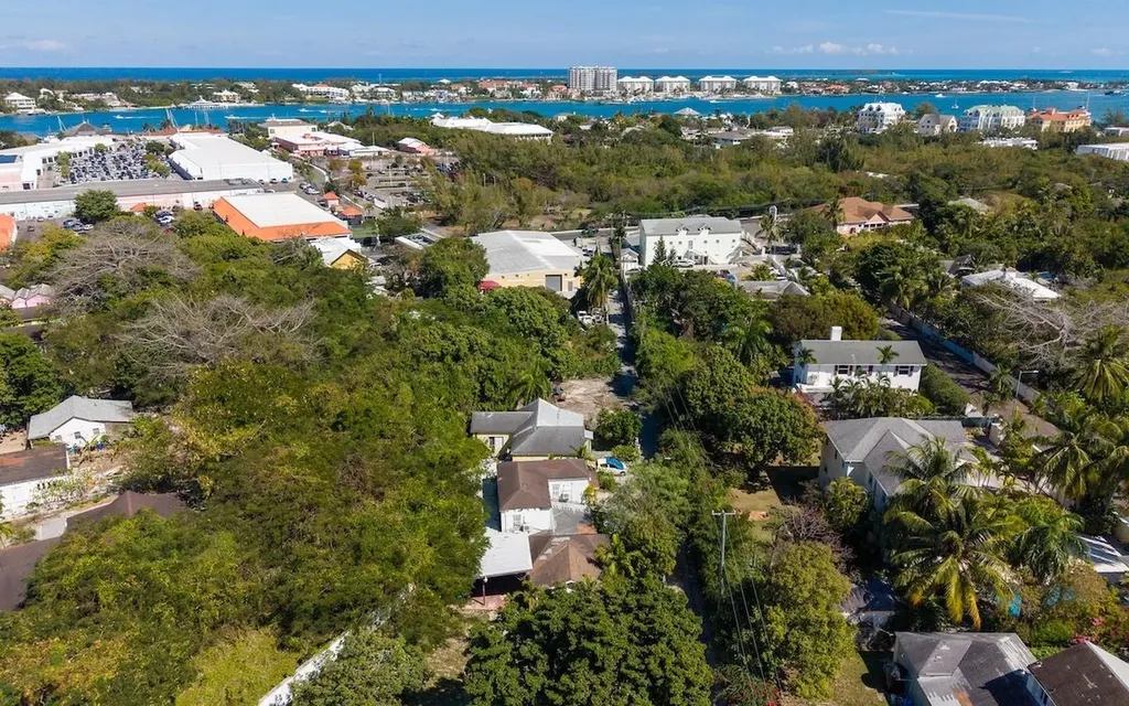John Evans Road Home New Providence Paradise Island BS