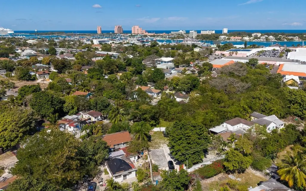 John Evans Road Home New Providence Paradise Island BS