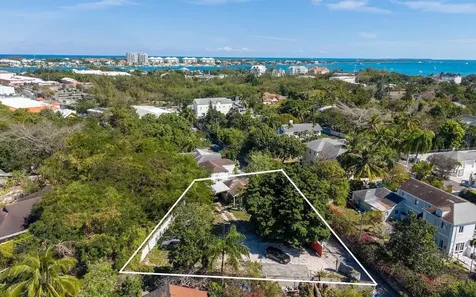 John Evans Road Home New Providence Paradise Island BS