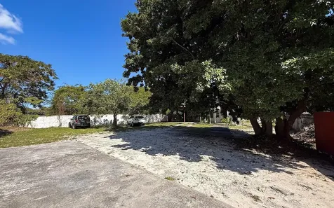 John Evans Road Home New Providence Paradise Island BS