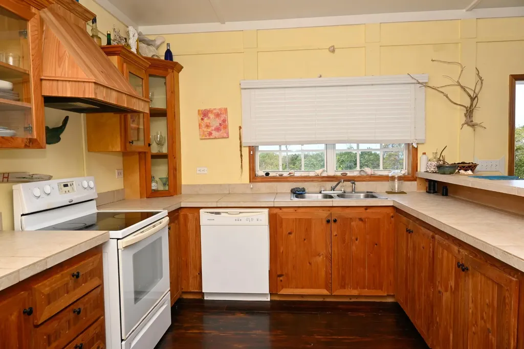 Lot 30 Ocean Hole Eleuthera BS