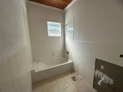 27 Maderia Road Eleuthera BS