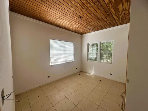 27 Maderia Road Eleuthera BS